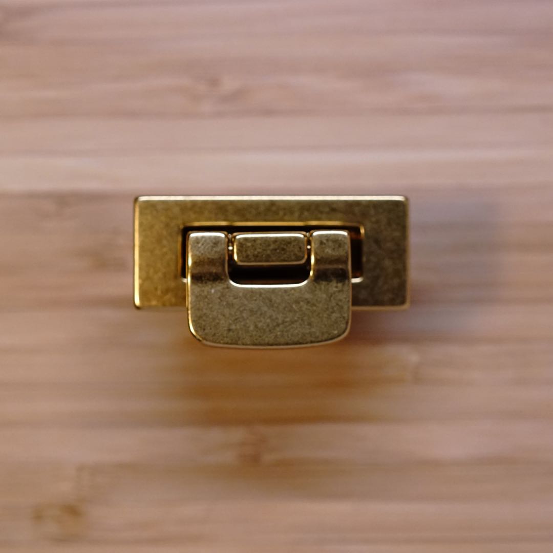 Rectangle combination lock