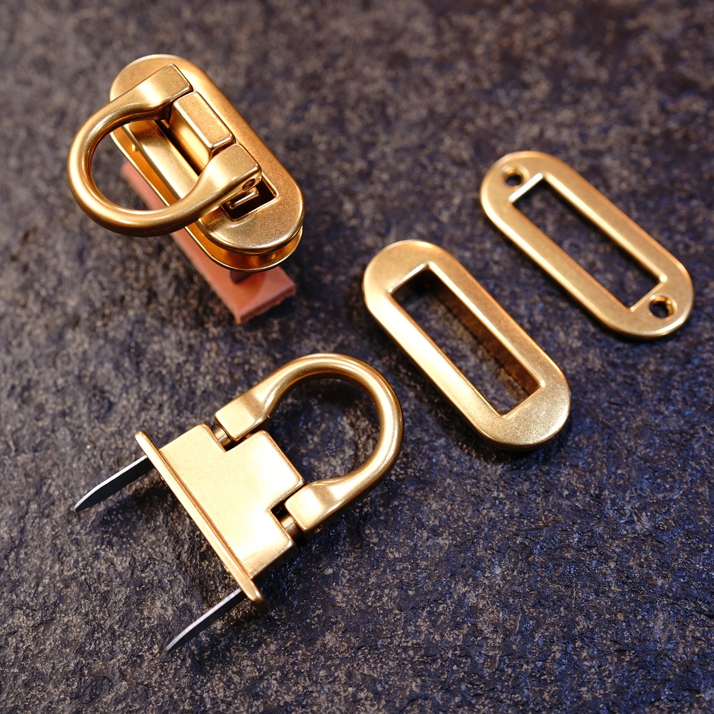 Oval combination lock